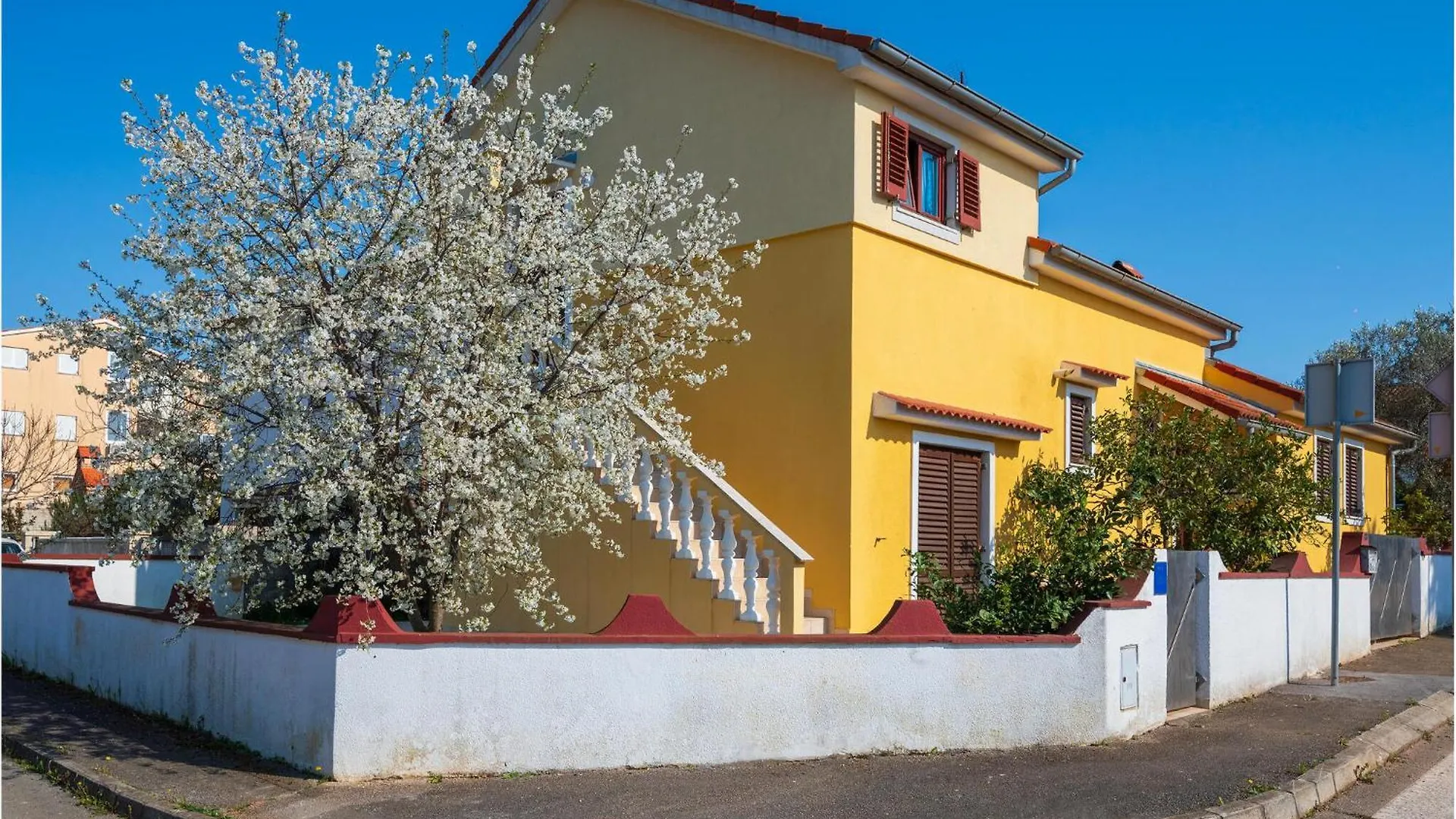 Контакты Awesome Apartment In Pula With Wifi